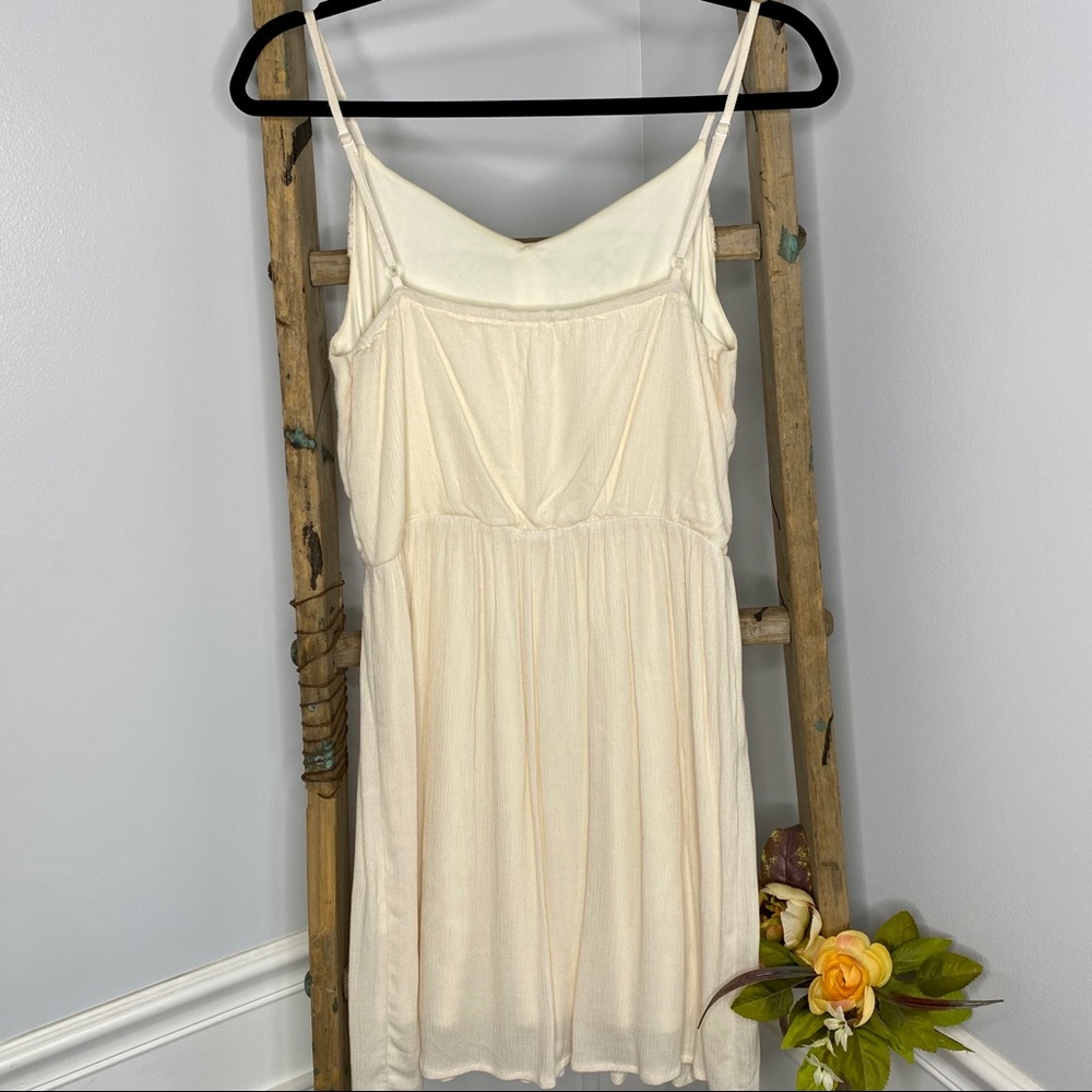 Dress - Picture 4 of 7